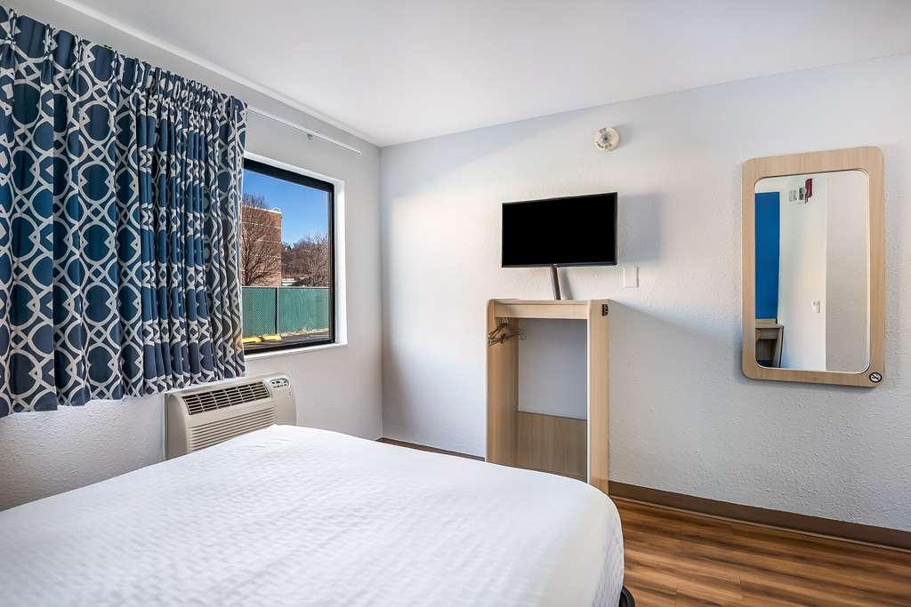 Americas Best Value Inn East Peoria Bilik gambar