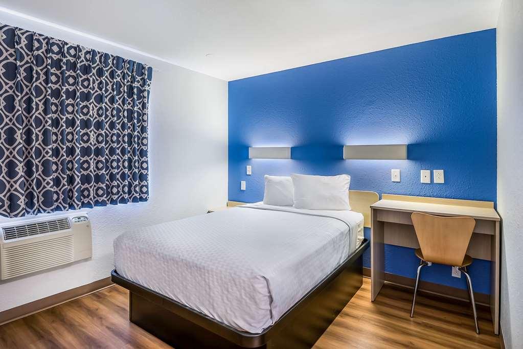 Americas Best Value Inn East Peoria Bilik gambar