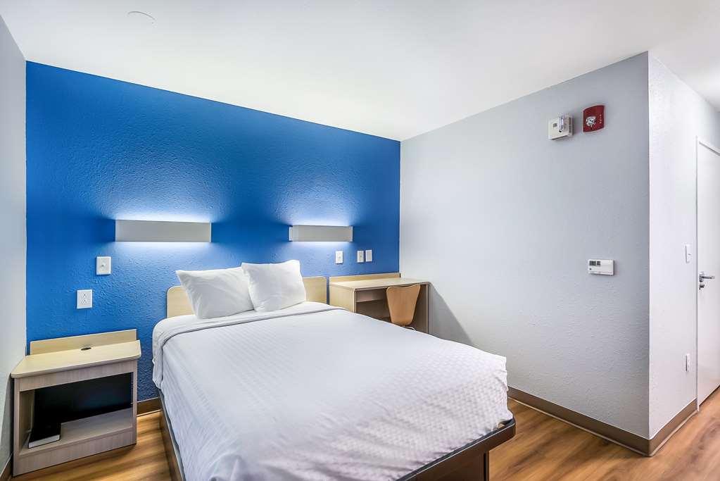 Americas Best Value Inn East Peoria Bilik gambar