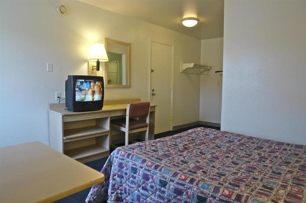 Americas Best Value Inn East Peoria Bilik gambar